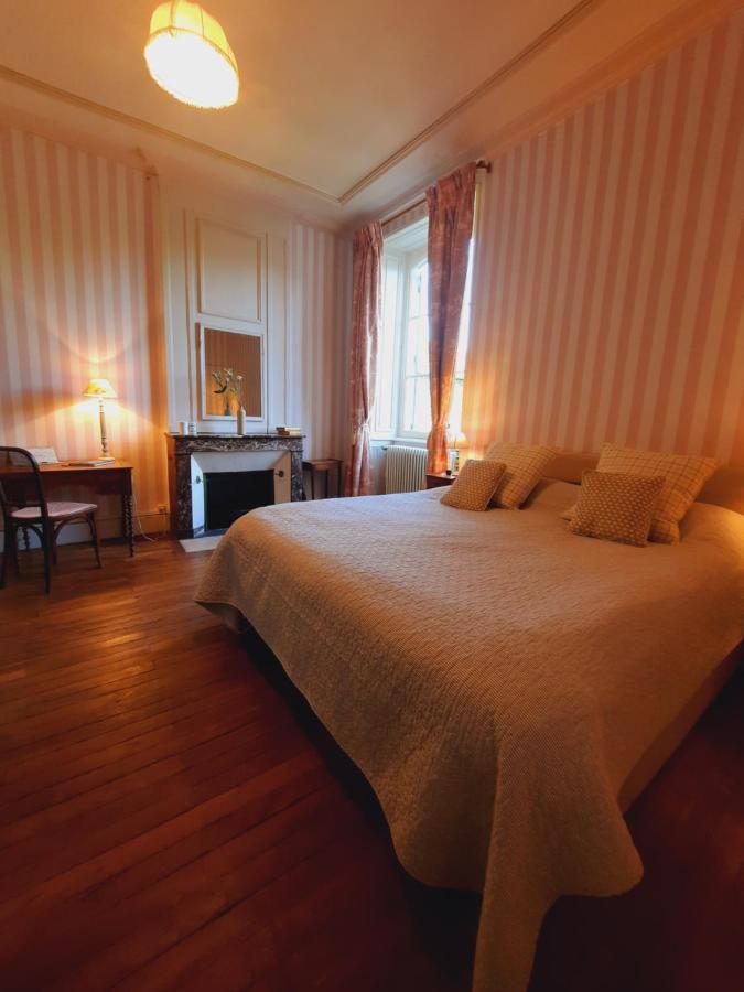Maison Zola Bed & Breakfast Saint-Amand-Montrond Exterior photo